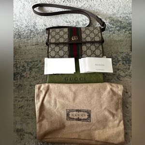 Gucci Ophidia bag in GG Supreme fabric